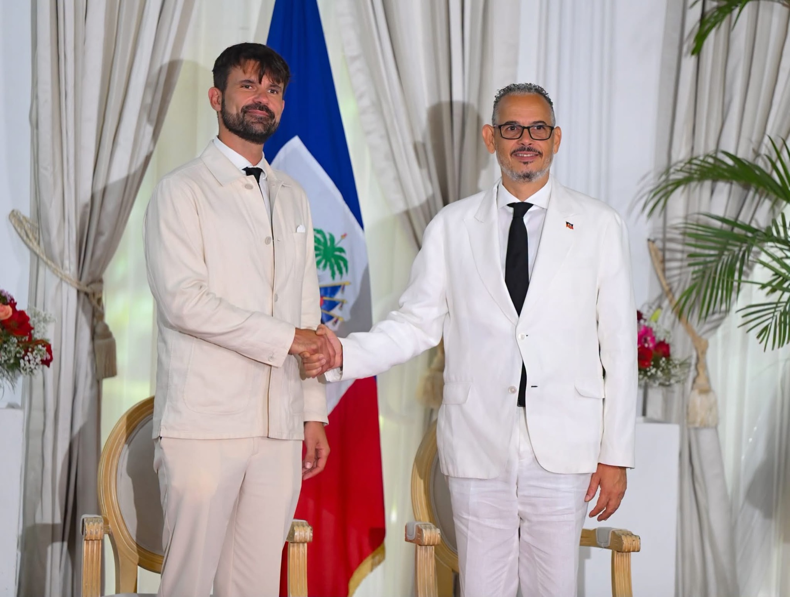 Vijonet Déméro et Gautier Lekens discutent des priorités éducatives